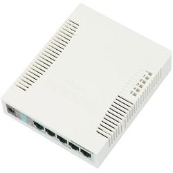 MikroTik RB260GS (CSS106-5G-1S) Коммутатор RouterBOARD 260GS 5-port Gigabit smart switch with SFP cage, SwOS, plastic case, PSU
